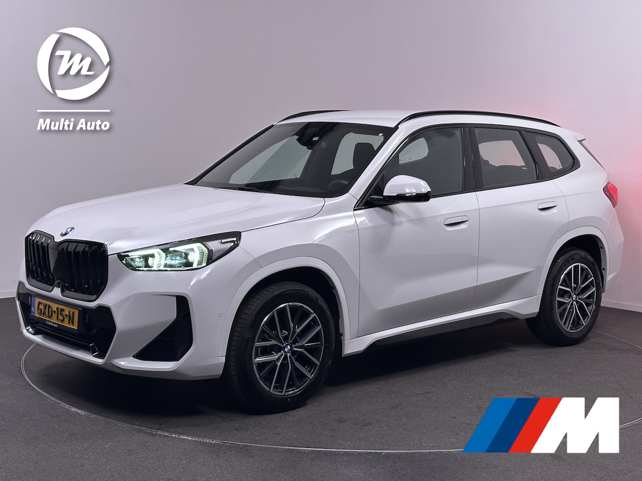 BMW X1 - sDrive20i M Sport | Adaptive Cruise | Head Up | Alcantara Sportstoelen | Live Cockpit 360 - AutoWereld.nl