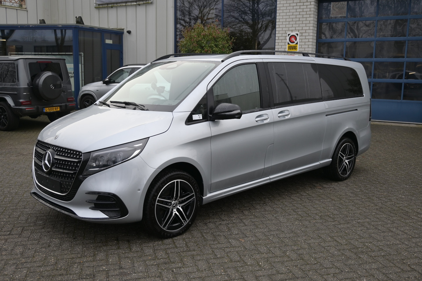 Mercedes-Benz V-klasse - 300d L3 Exclusive AMG Airmatic/Luchtvering, Verwarmbare en Geventileerde stoelen - AutoWereld.nl