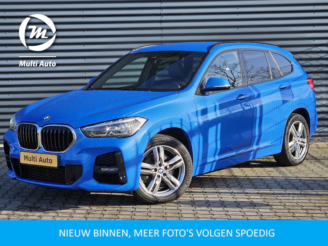 BMW X1 - sDrive20i M Sport 192pk Misano Blauw Metallic | Sportstoelen Verwarmd | Navi Pro | Sfeerve - AutoWereld.nl