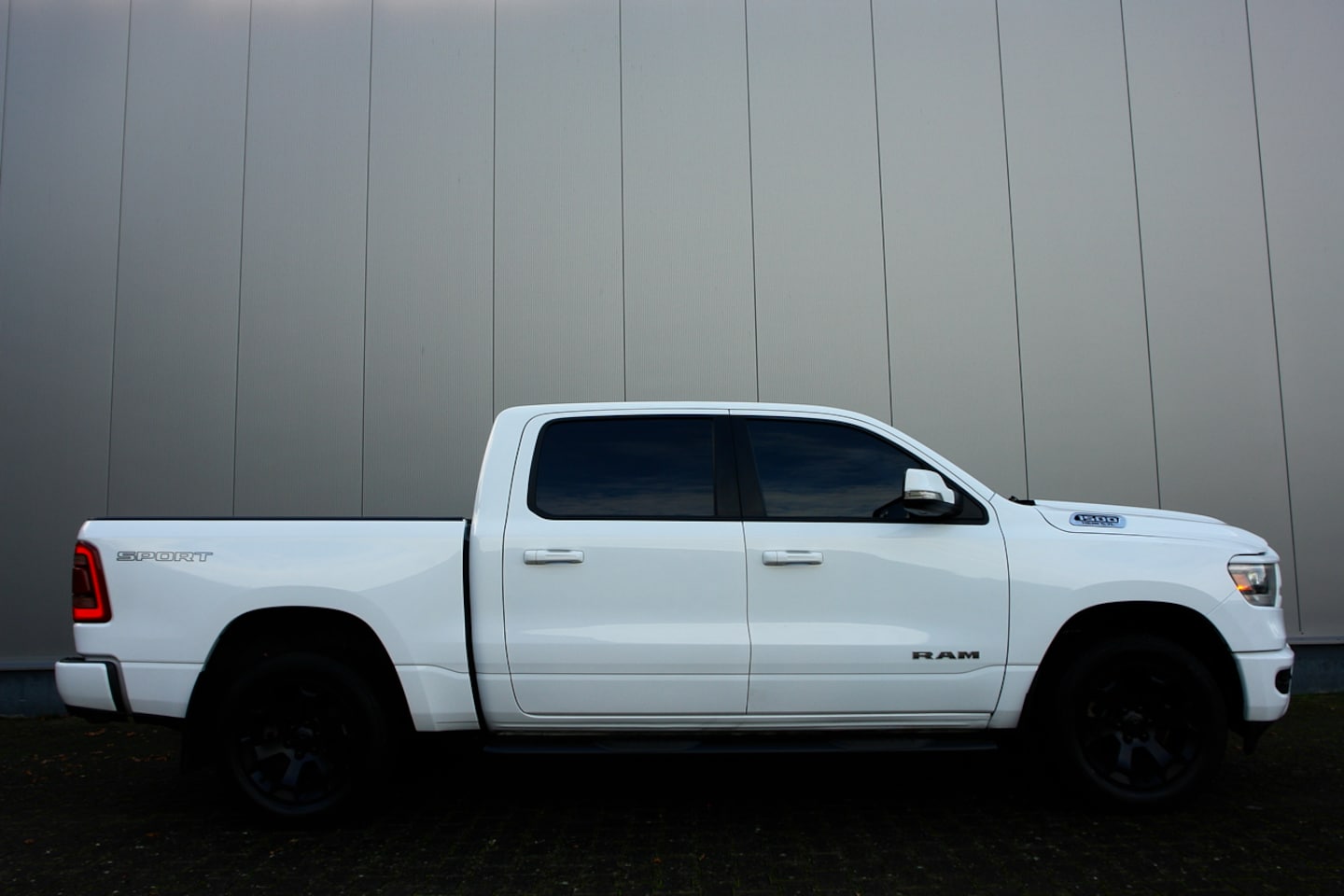 Dodge Ram 1500 - DODGE 5.7 V8 Bighorn marge - AutoWereld.nl