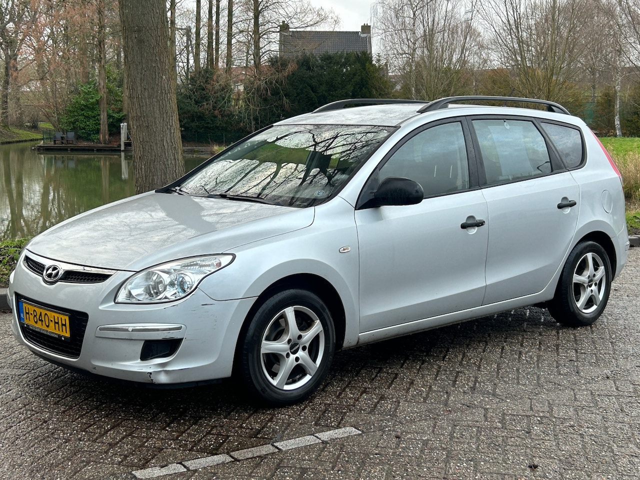 Hyundai i30 CW - 1.6i Active 2009 Airco! Centrale vergrendeling! Ruime auto! Youngtimer! - AutoWereld.nl