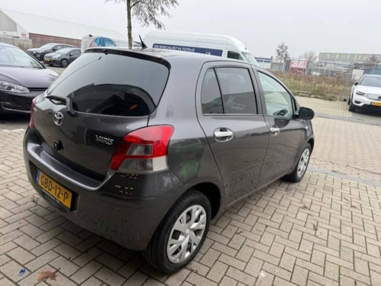 Toyota Yaris - 1.3 VVTi Comfort / 5 drs / Automatische Airco - AutoWereld.nl