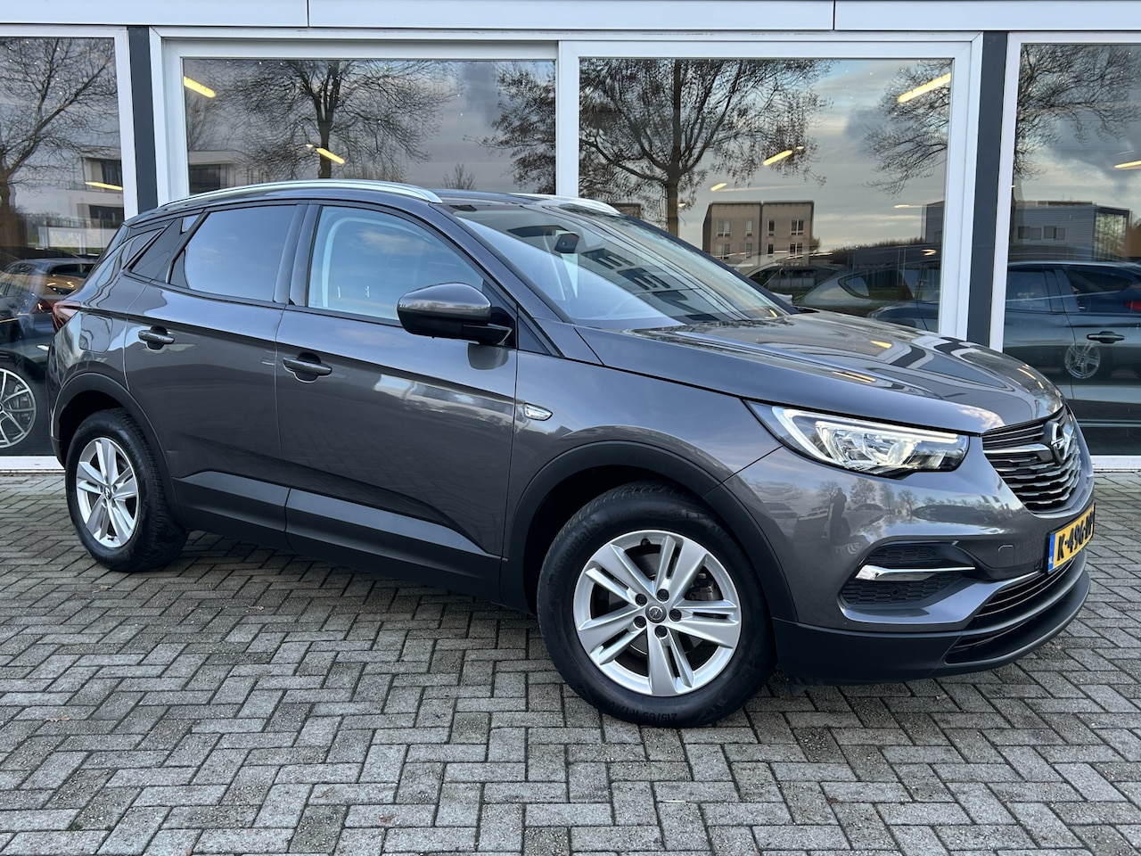 Opel Grandland X - 1.2 Turbo Business Edition 50% deal 7.475,- ACTIE Sportstoelen / Navi / Clima / Carplay - AutoWereld.nl