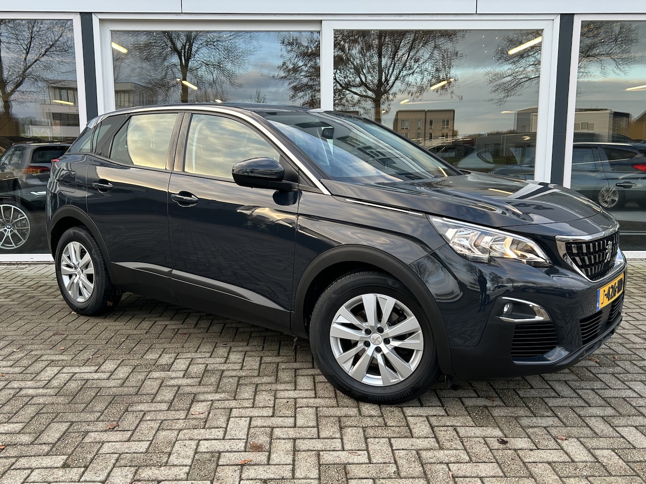 Peugeot 3008 - 1.2 PureTech Blue Lease Executive 50% deal 8.475,- ACTIE Navi / Cruise / Clima / Carplay / - AutoWereld.nl