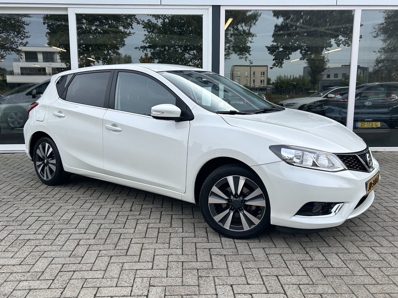 Nissan Pulsar - 1.2 DIG-T N-Connecta 50% deal 5.975,- ACTIE Automaat / Trekhaak / Camera / Keyless / Parel - AutoWereld.nl