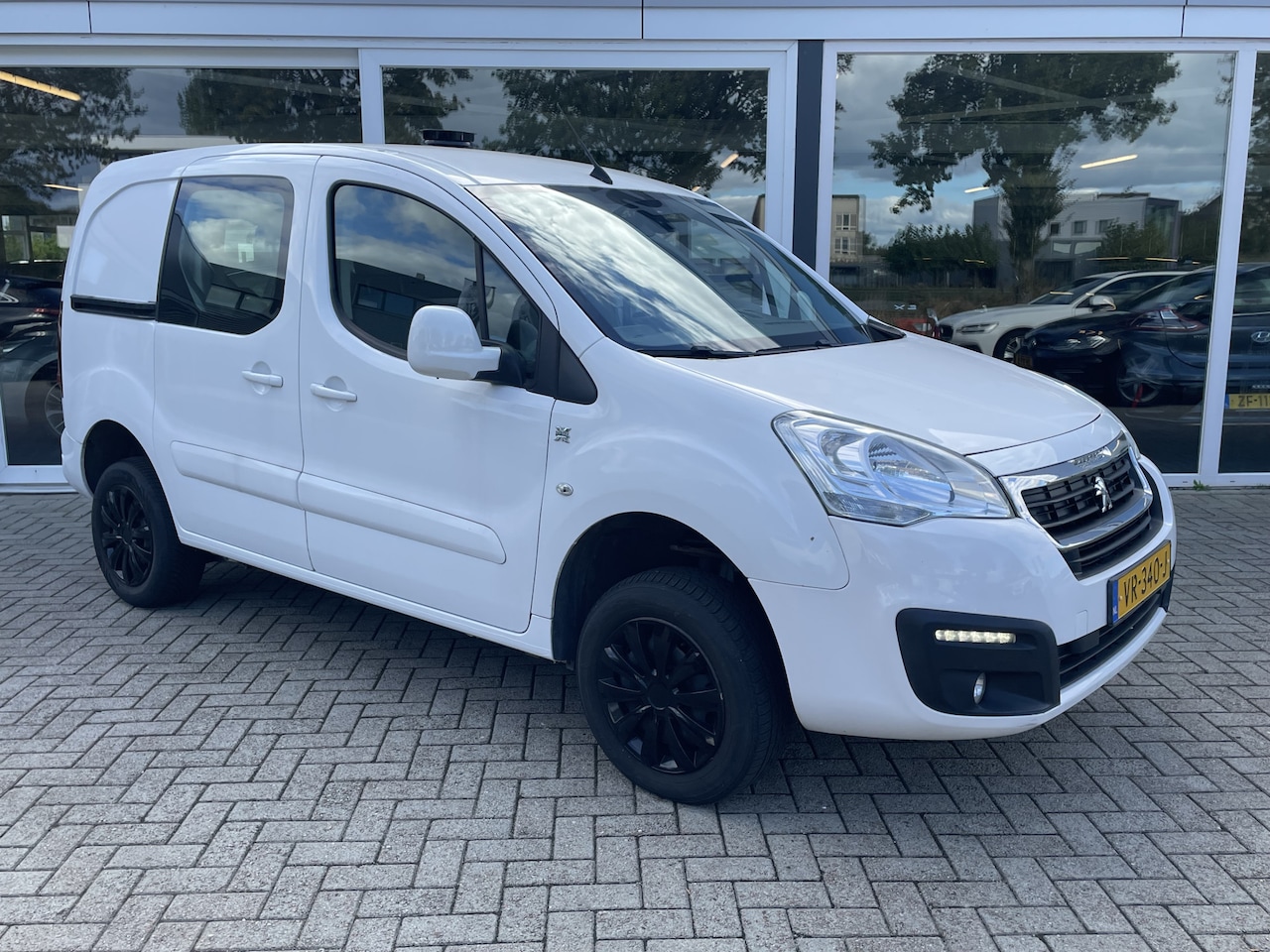 Peugeot Partner - Dangel 4x4 120 1.6 BlueHDi 100 L1 Première S&S EX BTW / Uniek! / Navi / Airco / Cruise / - AutoWereld.nl