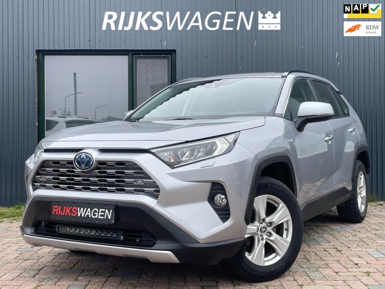 Toyota RAV4 - 2.5 Hybrid AWD Carplay, ACC, Keyless - AutoWereld.nl