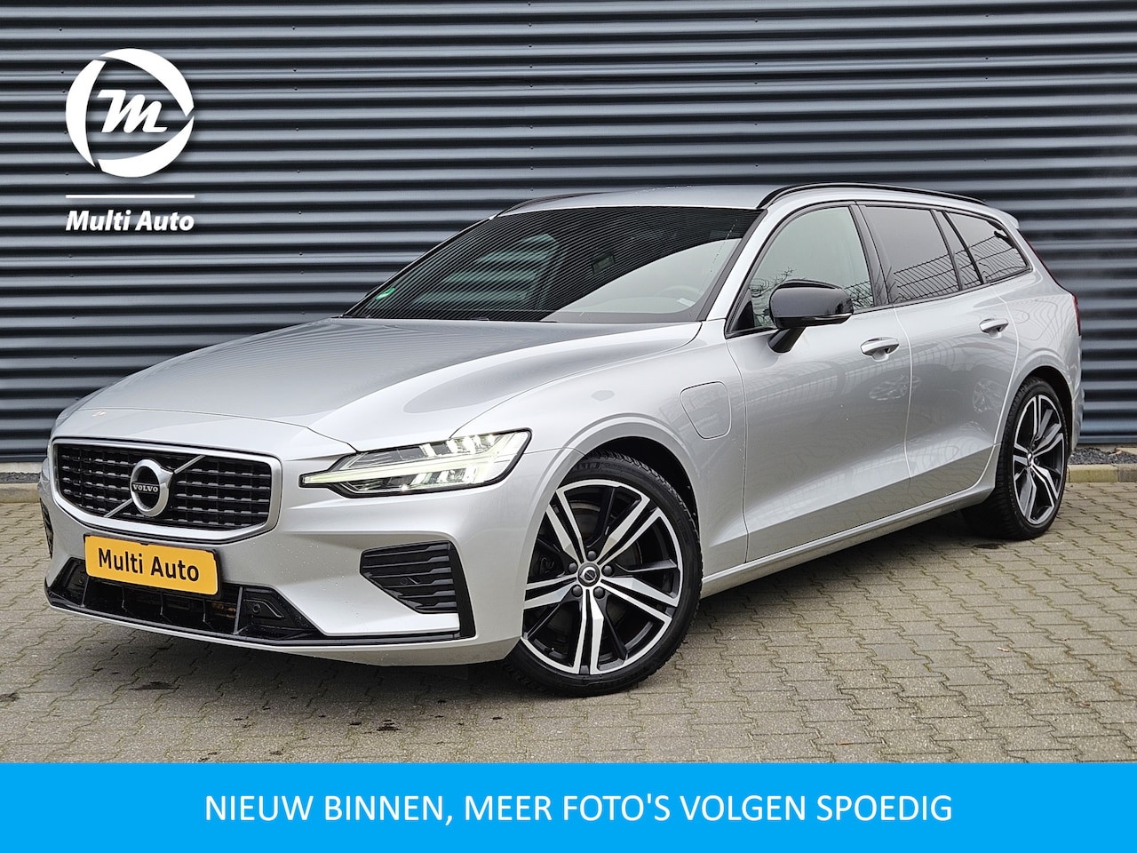 Volvo V60 - T6 Recharge AWD R-Design Plug In Hybrid PHEV | Adaptive Cruise | Lederen Sportstoelen Memo - AutoWereld.nl