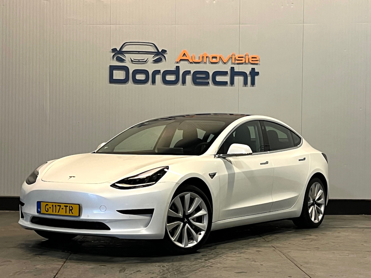 Tesla Model 3 - Standard RWD Plus 60 kWh|38.770km|1e Eig|Autopilot|19 ''|Pano - AutoWereld.nl