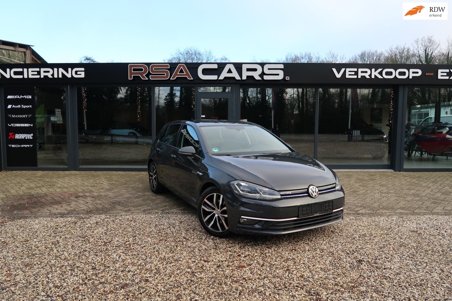 Volkswagen Golf - 1.5 TSI Highline / Digital Dash / Led / 6-bak / Alcantara / - AutoWereld.nl