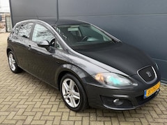 Seat Leon - 1.2 TSI/navi/bleutoo/stoelverwarming/leer/parksensoren