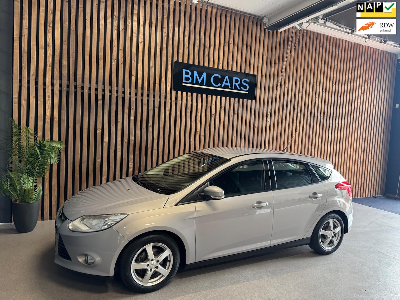 Ford Focus - 1.0 EcoBoost Lease Airco| Pdc| Navigatie - AutoWereld.nl