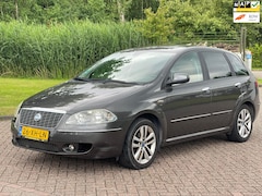 Fiat Croma - 2.2-16V Emotion/AUTOMAAT/LEES TEKST/APK 14-06-2025