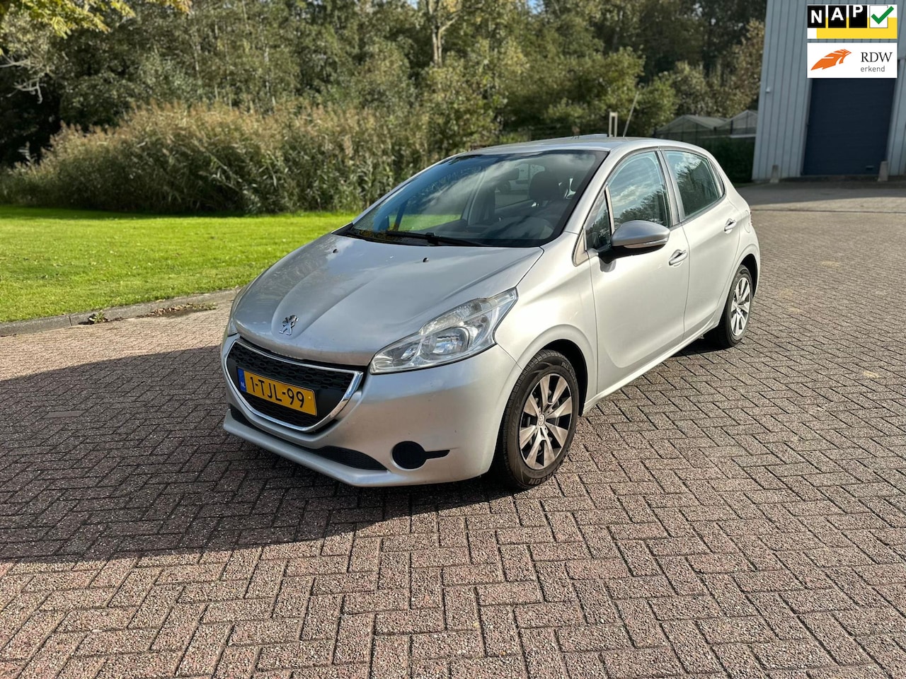 Peugeot 208 - 1.2 VTi Active/APK TOT 05-06-2025 - AutoWereld.nl