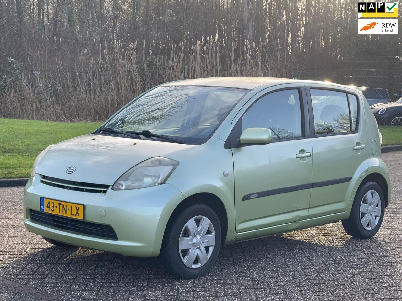 Daihatsu Sirion 2 - 1.3-16V Comfort/APK TOT 30-11-2025 - AutoWereld.nl