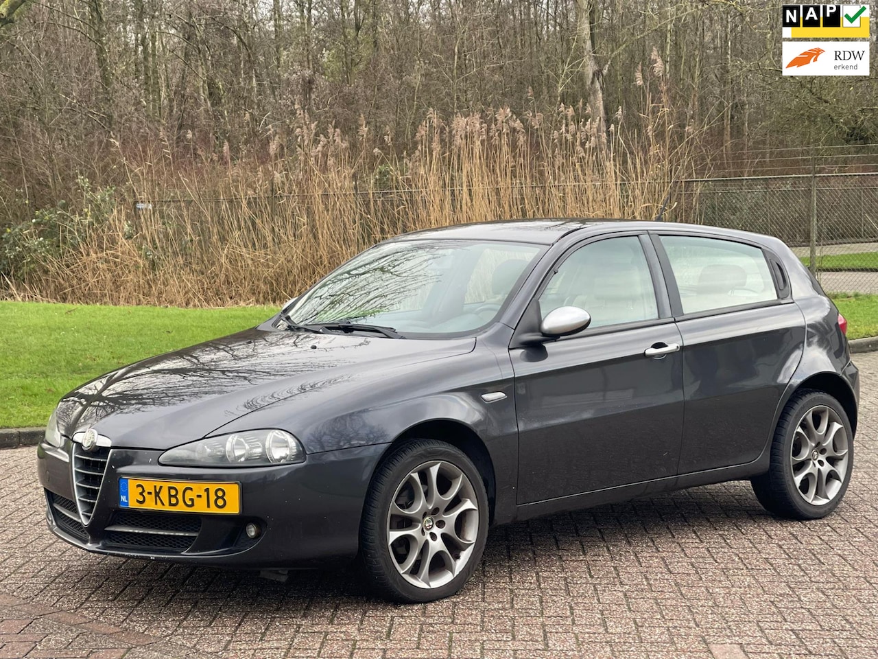 Alfa Romeo 147 - 1.9 JTD Impression/APK TOT 18-12-2025 - AutoWereld.nl