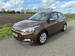 Hyundai i20 - 1.2 i-Motion AIRCO / ONDERHOUDSBOEKJE / INCL. NIEUWE APK !