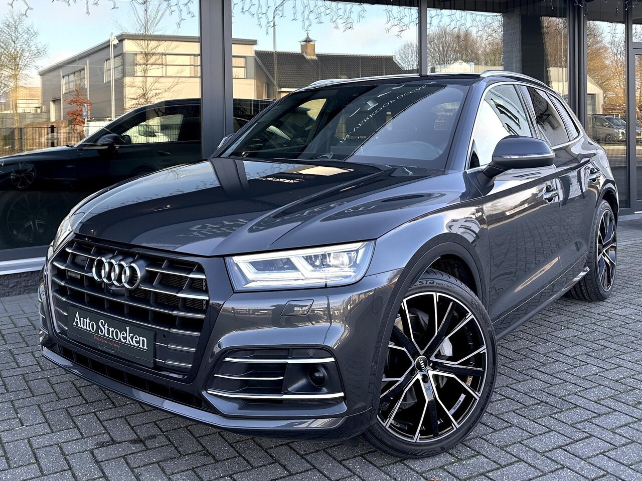 Audi Q5 - 55 TFSIe Quattro 3x S-Line Pano RS Leder Virtual - AutoWereld.nl