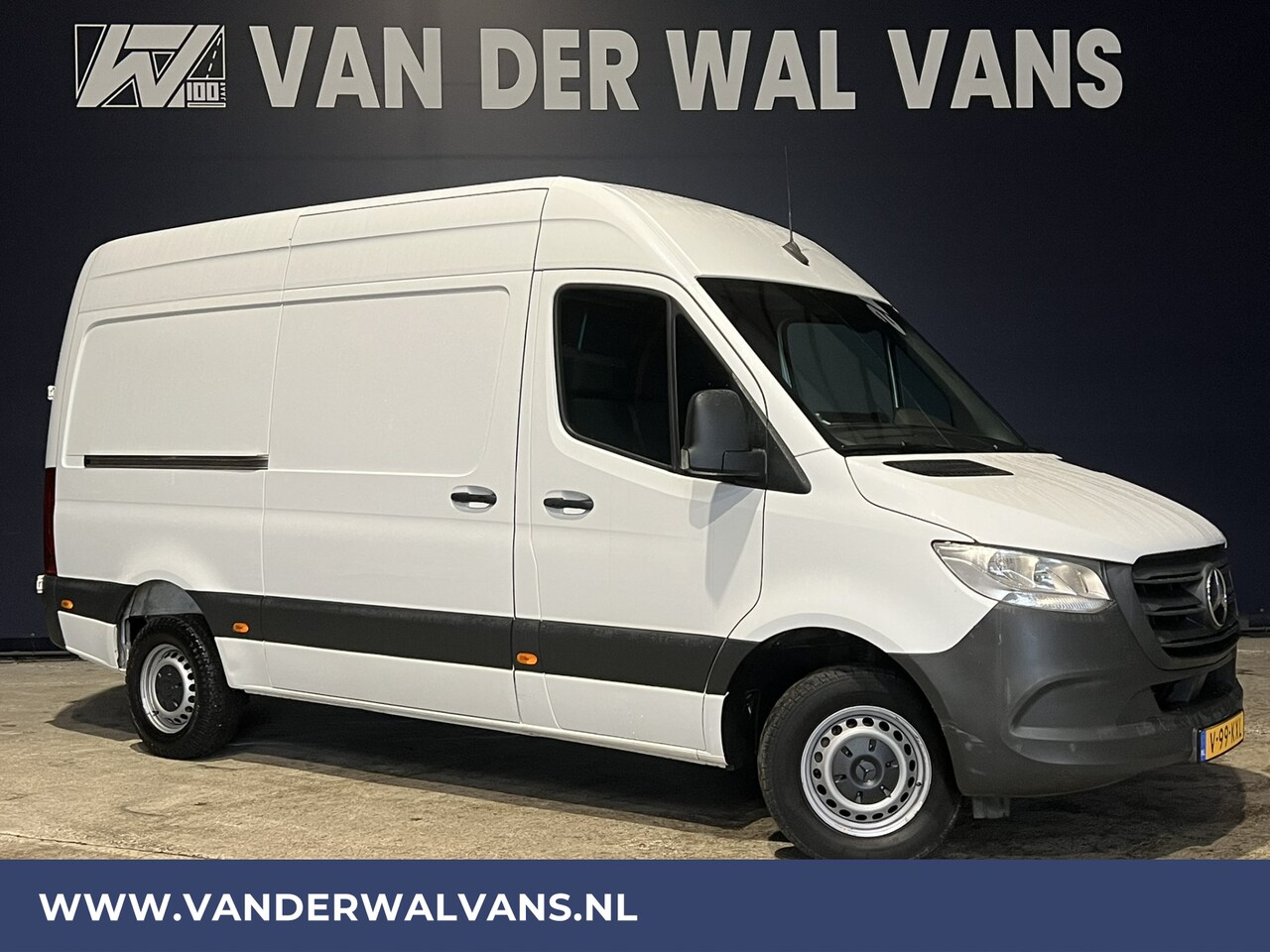 Mercedes-Benz Sprinter - 316 CDI 164pk L2H2 Euro6 Airco | 3500kg Trekhaak | Camera | Navigatie Apple Carplay, Andro - AutoWereld.nl