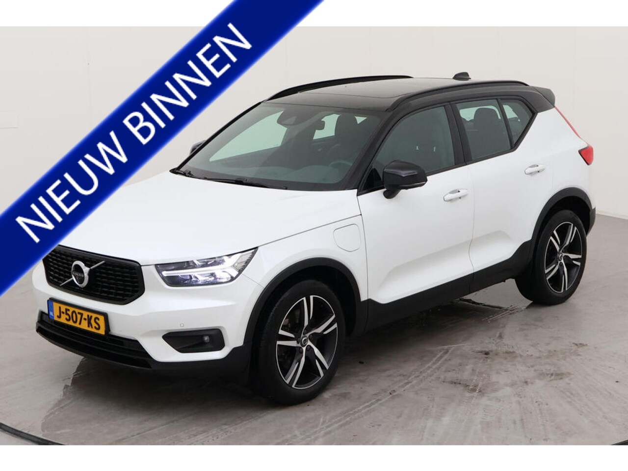 Volvo XC40 - 1.5 T5 Recharge R-Design NL AUTO | VOL LEDER | PANORAMADAK | STOELVERW | ELEKTRISCHE KLEP - AutoWereld.nl