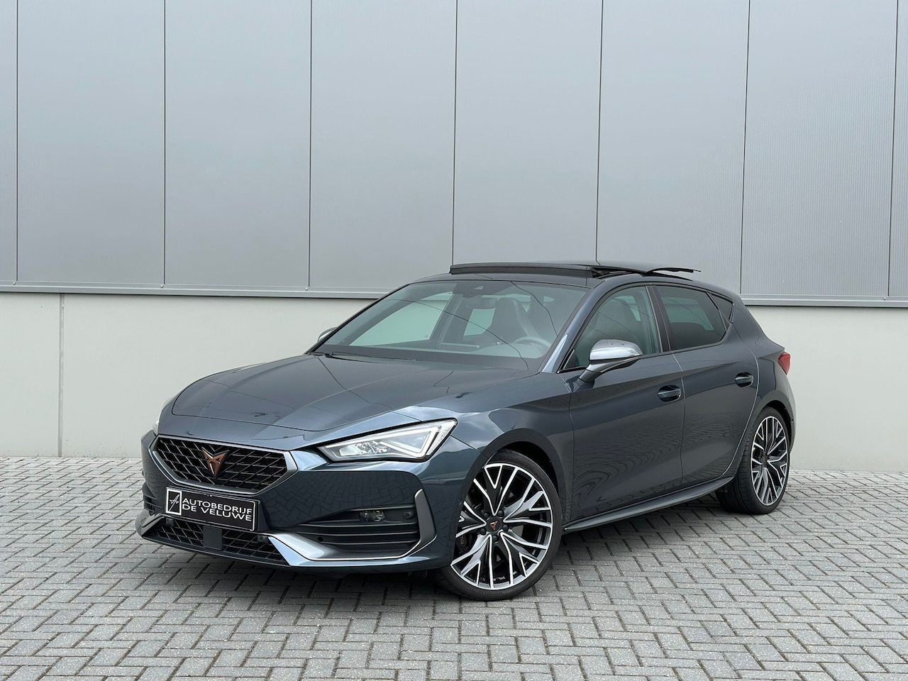 CUPRA Leon - 2.0 TSI VZ 300PK Pano Beats Sfeerverl. - AutoWereld.nl