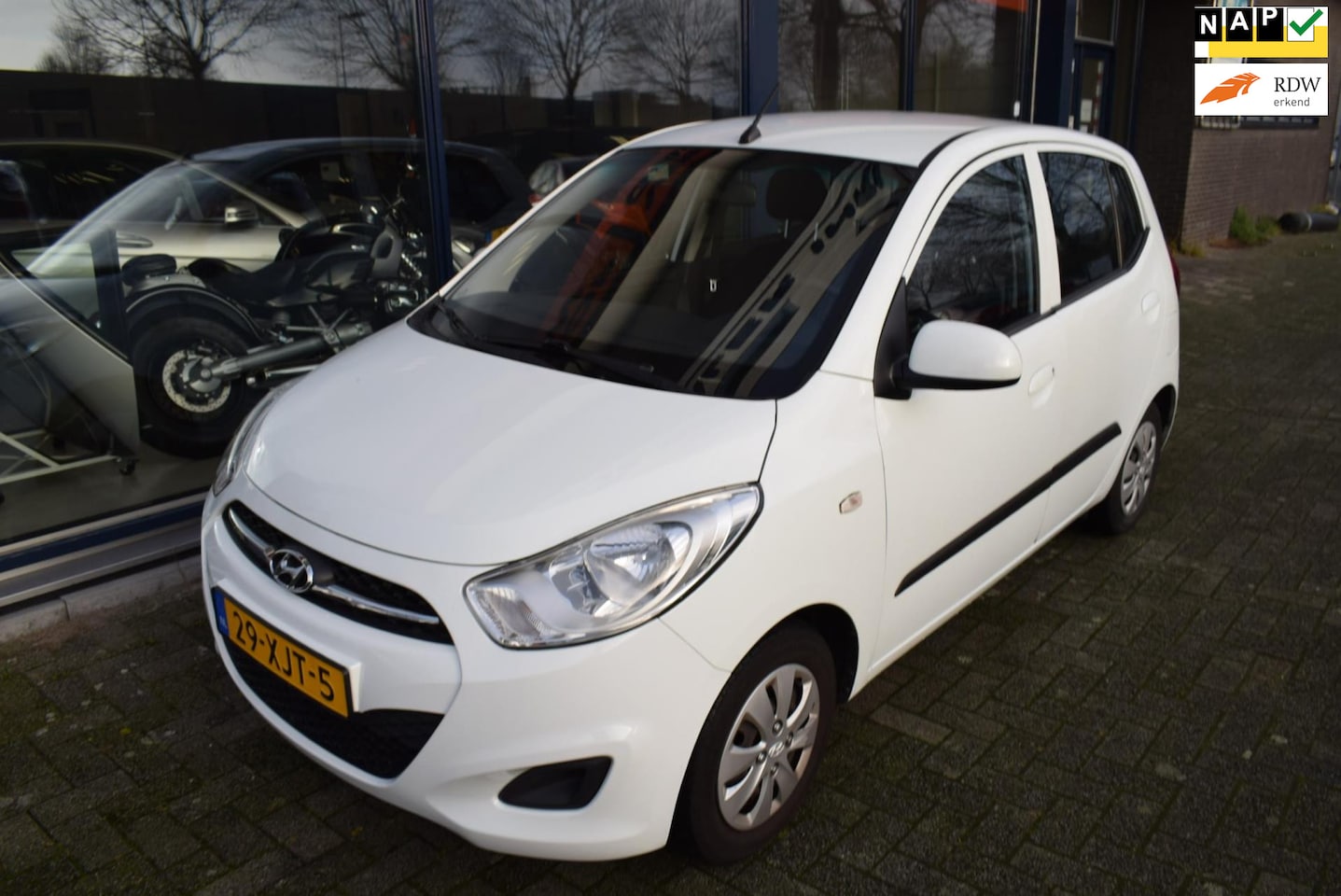 Hyundai i10 - 1.1 i-Drive Cool 5 deurs airco - AutoWereld.nl