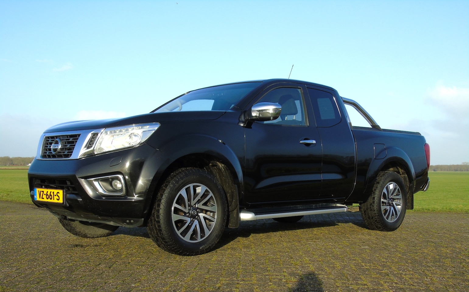 Nissan Navara - 2.3 dCi Tekna King Cab - AutoWereld.nl