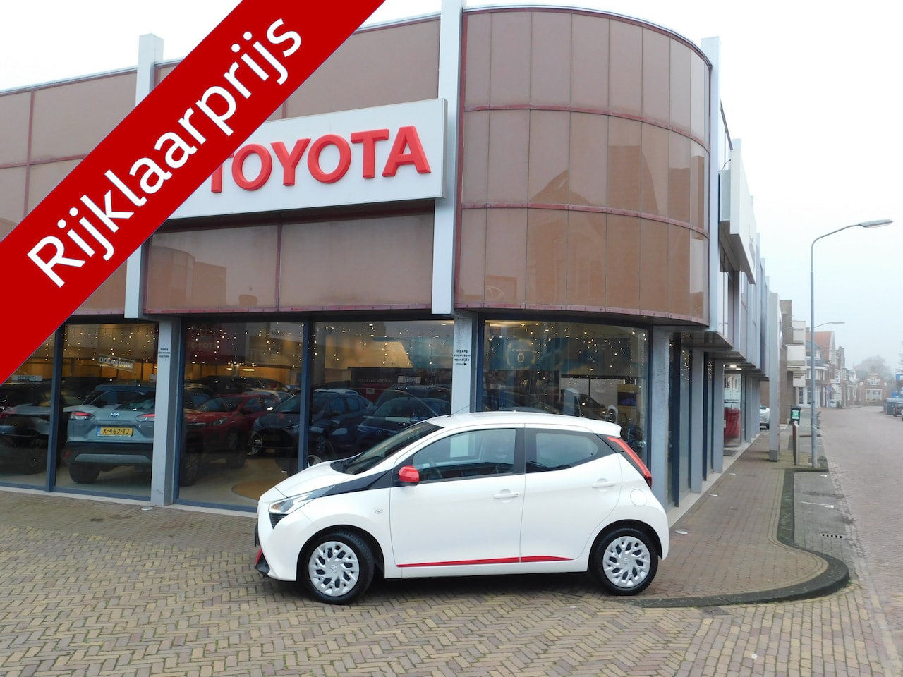 Toyota Aygo - 1.0 VVT-i x-play 1.0 VVT-i x-play - AutoWereld.nl