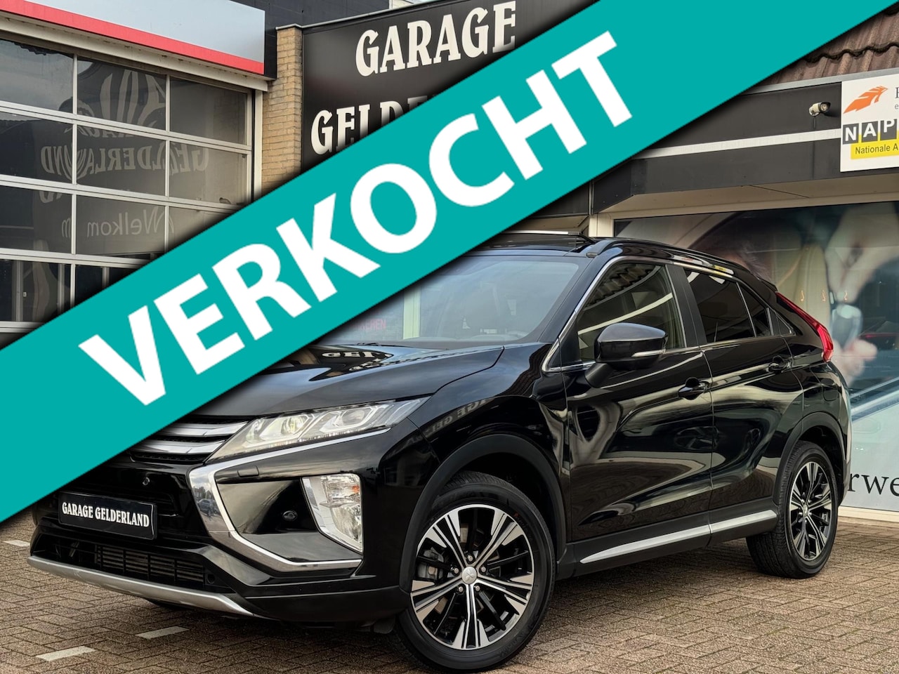 Mitsubishi Eclipse Cross - 1.5 DI-T 4WD Instyle | Pano | Xenon | Volleder | Navi | Camera | Trekhaak | Iso | Pdc | Cl - AutoWereld.nl