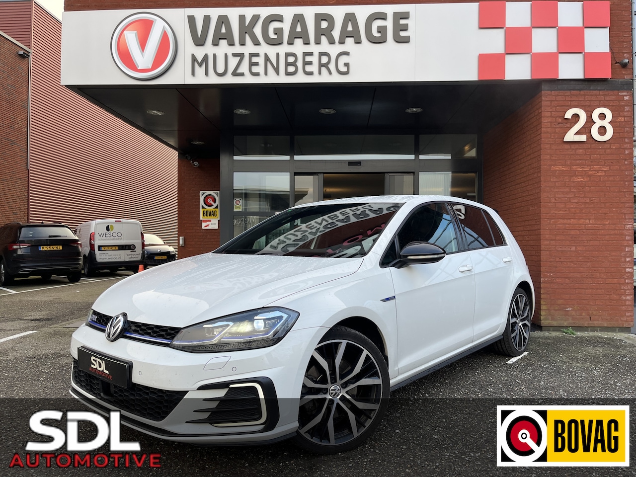 Volkswagen Golf - 1.4 TSI GTE // FULL LED // ADAPTIV CRUISE // STOELVERWARMING // NAVI // CLIMA // PDC // - AutoWereld.nl