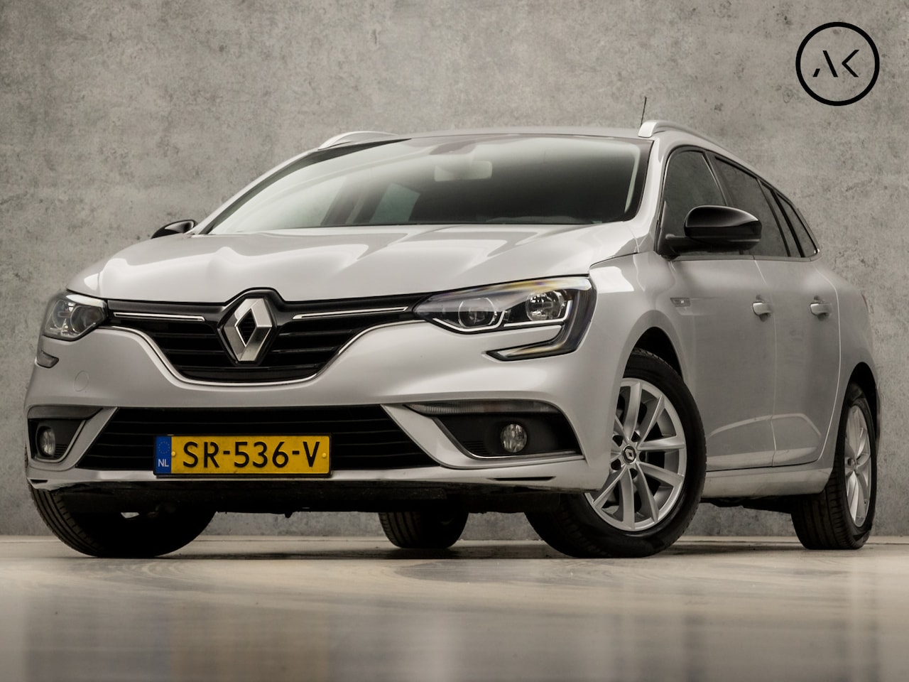 Renault Mégane Estate - 1.3 TCe Limited Sport (APPLE CARPLAY, NAVIGATIE, CLIMATE, KEYLESS, GETINT GLAS, SPORTSTOEL - AutoWereld.nl