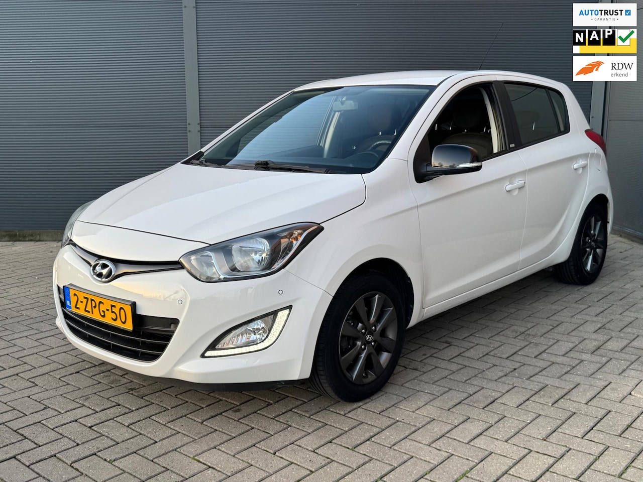 Hyundai i20 - 1.2 HP i-Motion 77.000 km Nap !! / Facelift / Led - AutoWereld.nl