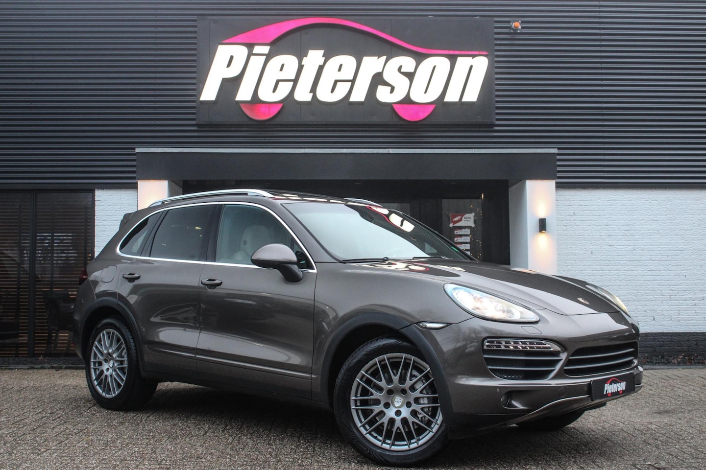 Porsche Cayenne - 4.8 S PANO XENON LEDER CLIMA PDC NAVI - AutoWereld.nl