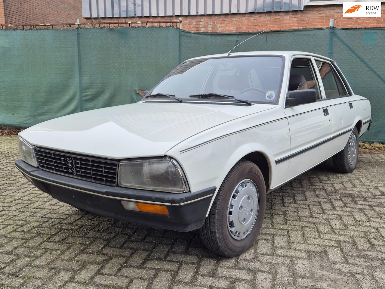 Peugeot 505 - 2.5 GLD super origineel! *116000km* - AutoWereld.nl