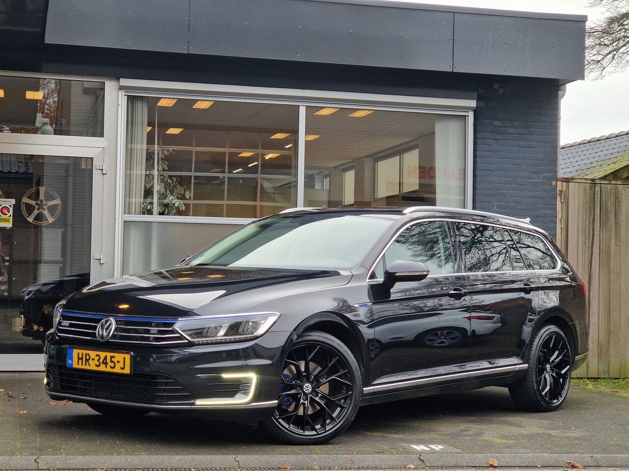 Volkswagen Passat Variant - 1.4 TSI GTE Highline PANO / ACC / TREKHAAK - AutoWereld.nl