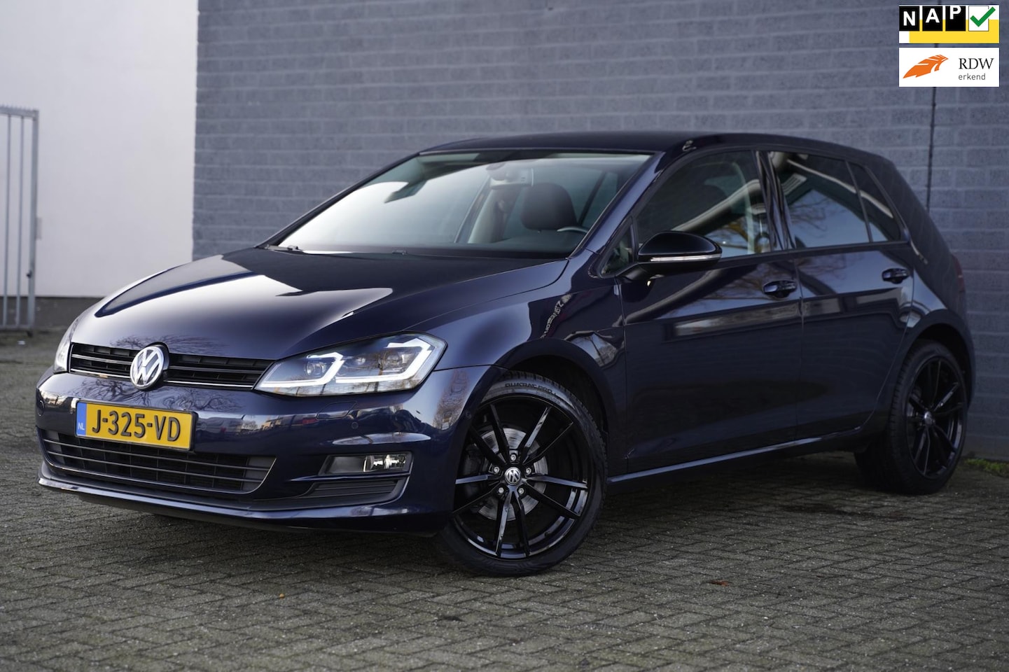 Volkswagen Golf - 1.2 TSI Highline DSG, Camera, Led, 18", NAP - AutoWereld.nl