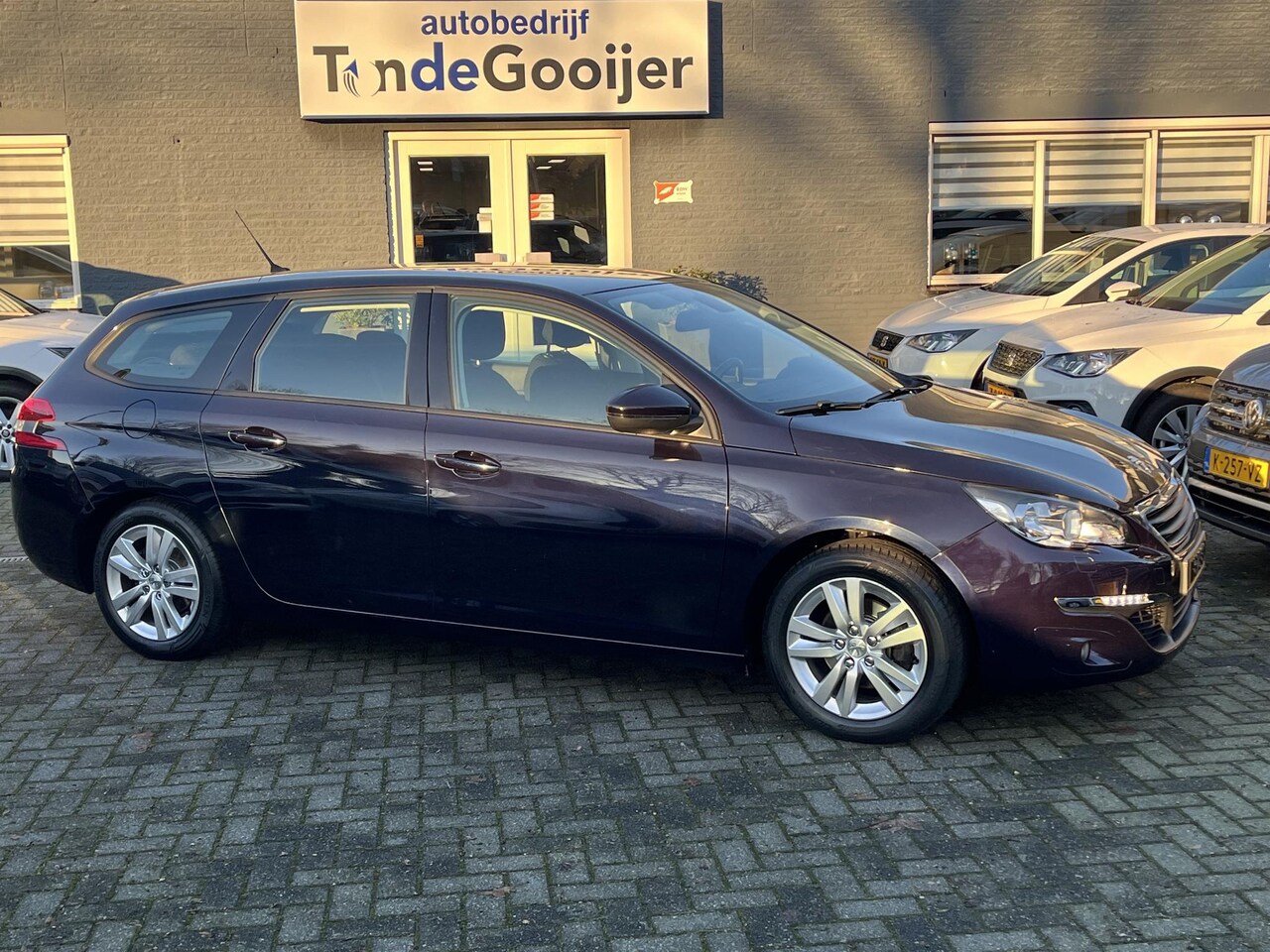 Peugeot 308 SW - 1.2 PureTech Active | NAV. | STOELVERW. | AFN. TREKHAAK | - AutoWereld.nl