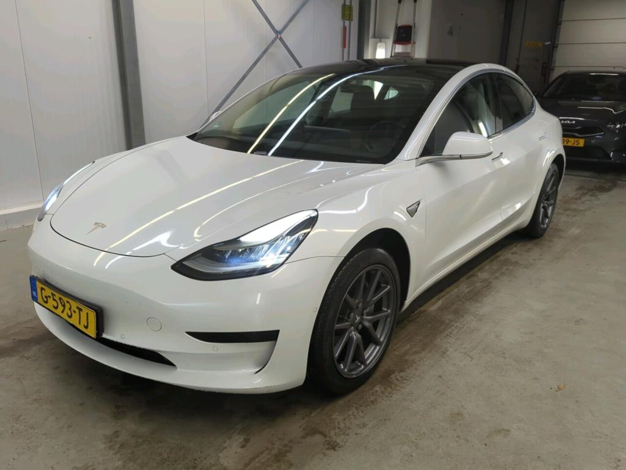 Tesla Model 3 - Standard RWD Plus [ AUTOPILOT+60 kWh+PREMIUM AUDIO ] - AutoWereld.nl