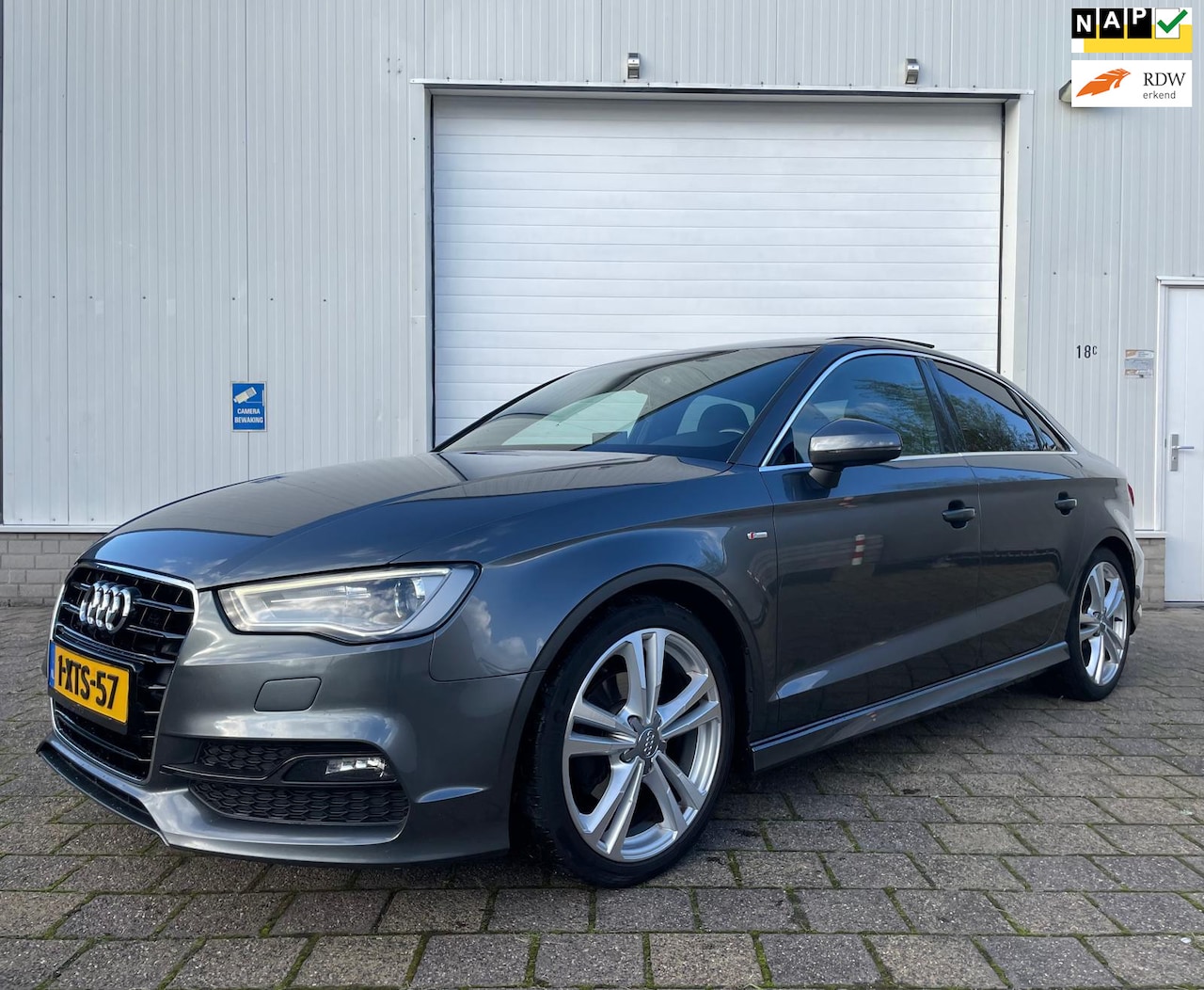 Audi A3 Limousine - 1.6 Automaat 3 x S-Line Panorama LED APK Trekhaak NAP ! - AutoWereld.nl