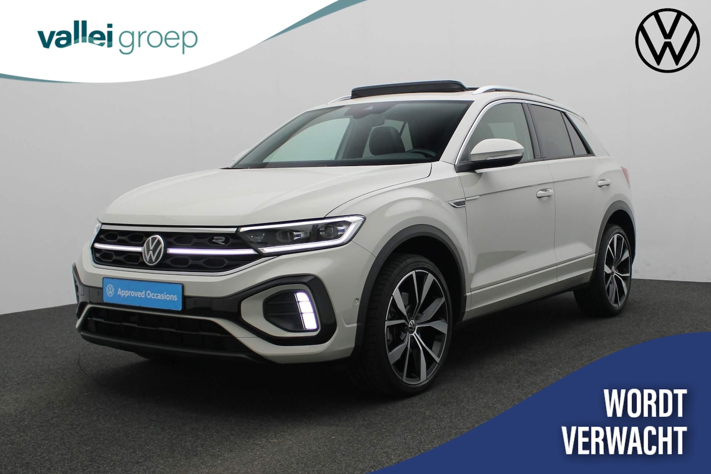 Volkswagen T-Roc - 1.5 TSI 150PK DSG R-Line | Pano | IQ Light | Navi | Camera | Stoelverwarming | ACC | Keyle - AutoWereld.nl