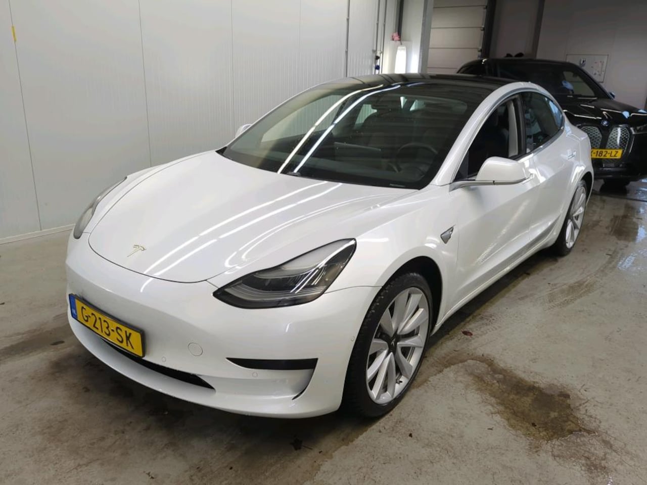 Tesla Model 3 - Standard RWD Plus [ AUTOPILOT+19'' LMV+60 kWh+PREMIUM AUDIO ] - AutoWereld.nl