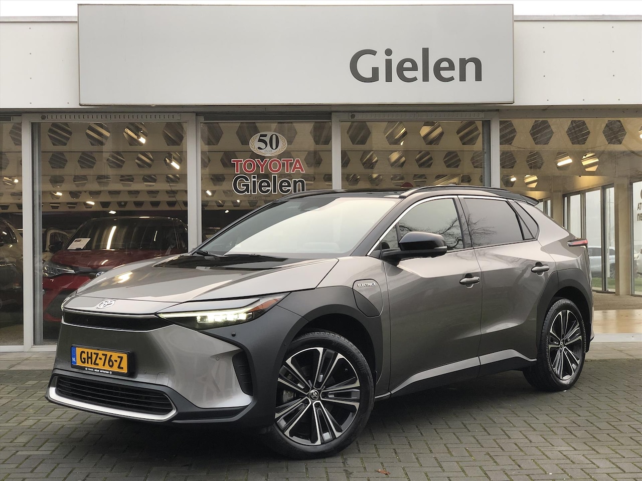 Toyota bZ4X - 71,4 kWh 204pk Premium | Panoramadak, JBL, Geheugenfunctie, Stoelventilatie, Leer, Stuurve - AutoWereld.nl