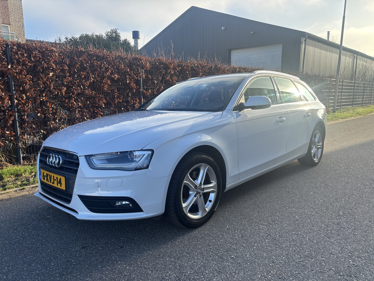 Audi A4 Avant - 1.8 TFSI Business Edition / LEER / NAVI / CRUISE - AutoWereld.nl