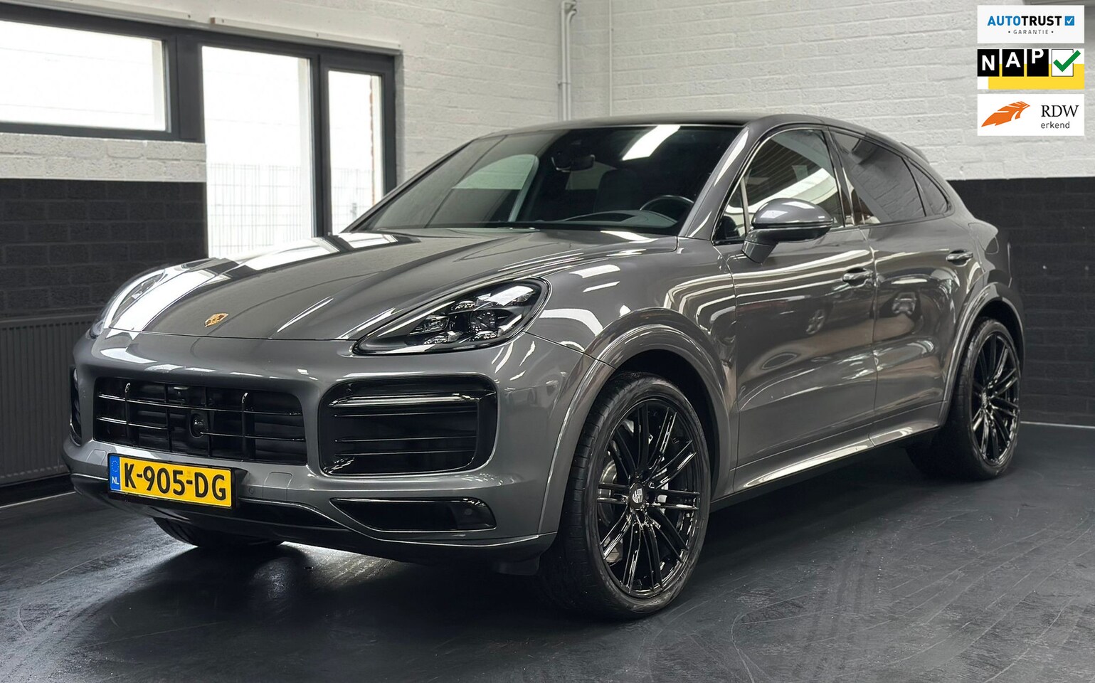 Porsche Cayenne Coupé - 3.0 E-Hybrid 3.0 E-Hybrid, Uniek mooi en vol opties, NL Auto, 1e eigenaar, mooiste van NL - AutoWereld.nl