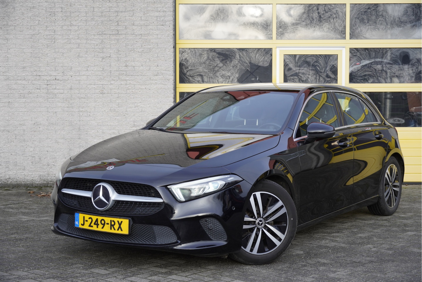 Mercedes-Benz A-klasse - 160 5drs Business Solution Luxury BJ2020 Lmv 17" | Led V+A | Pdc | Navi | Achteruitrijcame - AutoWereld.nl