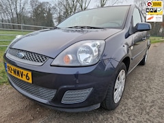 Ford Fiesta - 1.4-16V Ambiente dealer onderhouden met airco