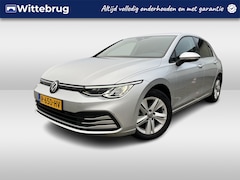 Volkswagen Golf - 1.0 TSI Life Navigatie / Extra getint glas / Airco / Bluetooth / Licht & Zicht Fabrieksgar