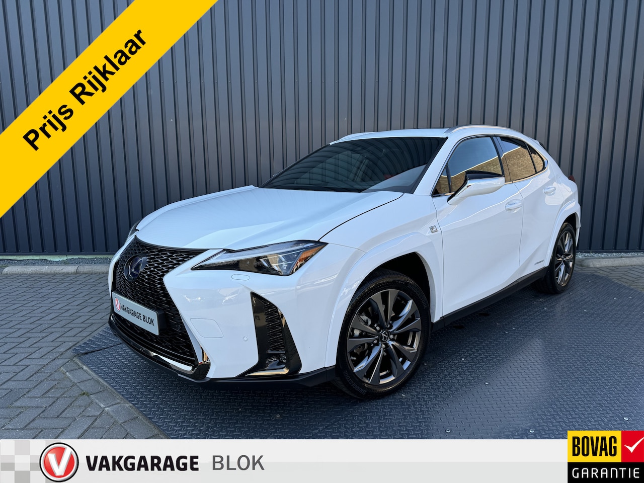 Lexus UX - 250h F Sport | Schuif-/kantel dak | Afnm. Trekhaak | Head-up | BSM | Rijklaar!! - AutoWereld.nl