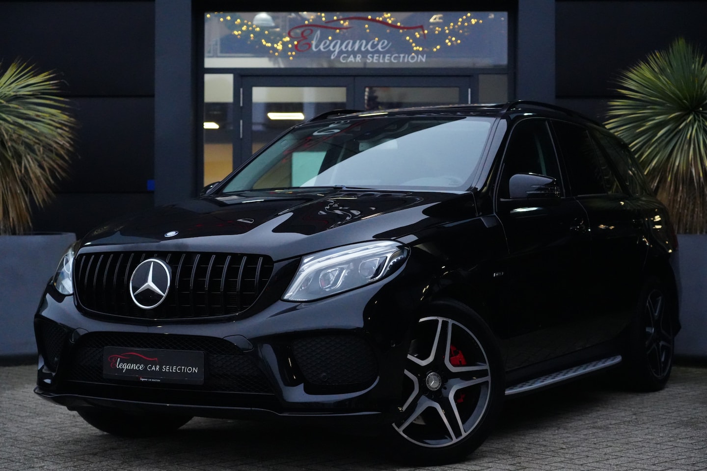 Mercedes-Benz GLE-Klasse - 450 AMG 4MATIC 368pk Schuifdak/Trekhaak/HarmanKardon - AutoWereld.nl