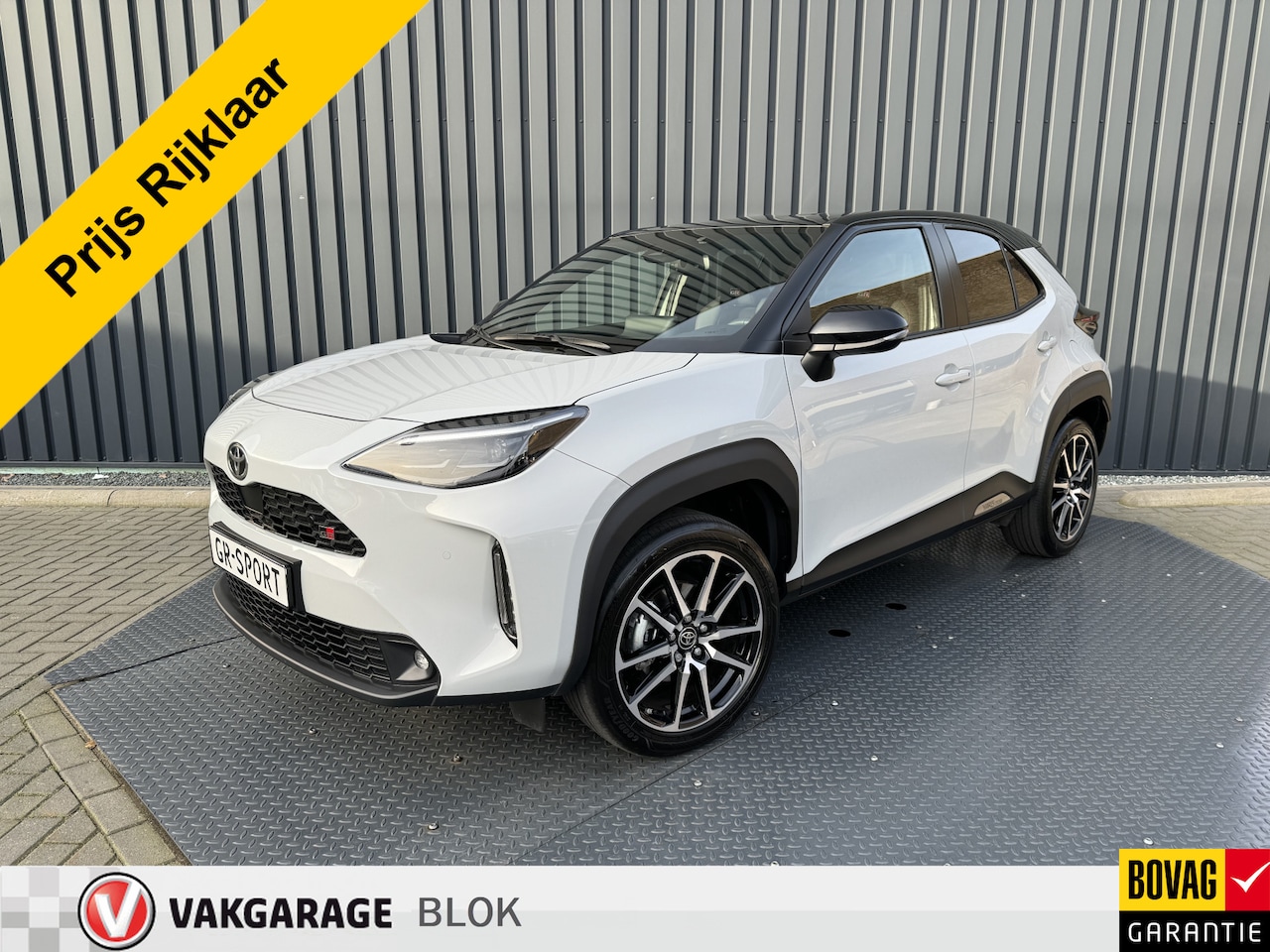 Toyota Yaris Cross - 1.5 Hybrid GR Sport / Bi tone | JBL | BSM | Head-up | 10 jr GARANTIE | Rijklaar!! - AutoWereld.nl